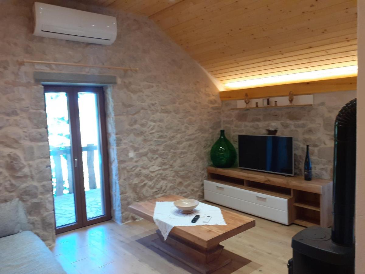 Patakun Holiday Home For 5, With Heated Pool Lecevica Экстерьер фото