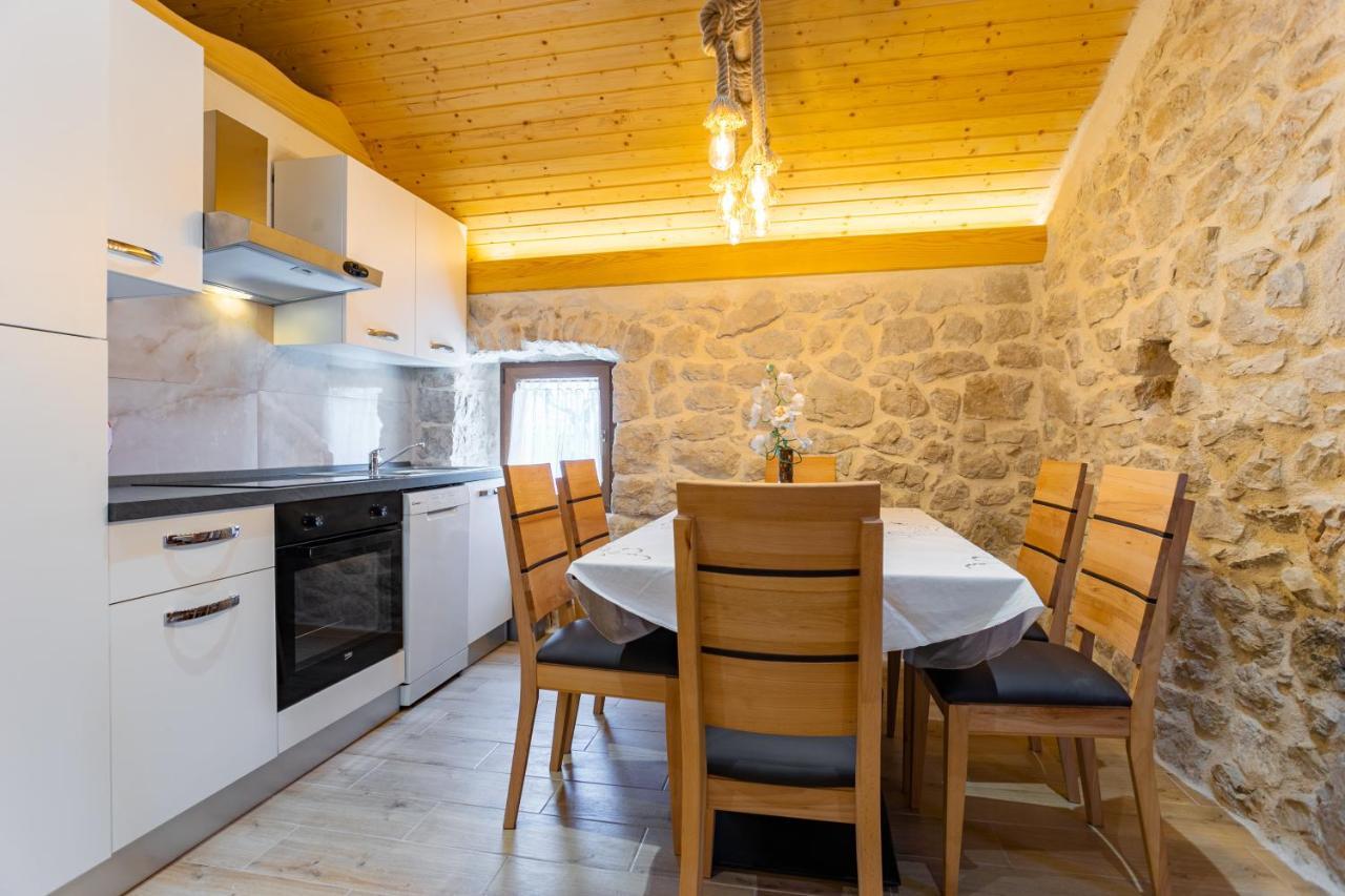 Patakun Holiday Home For 5, With Heated Pool Lecevica Экстерьер фото