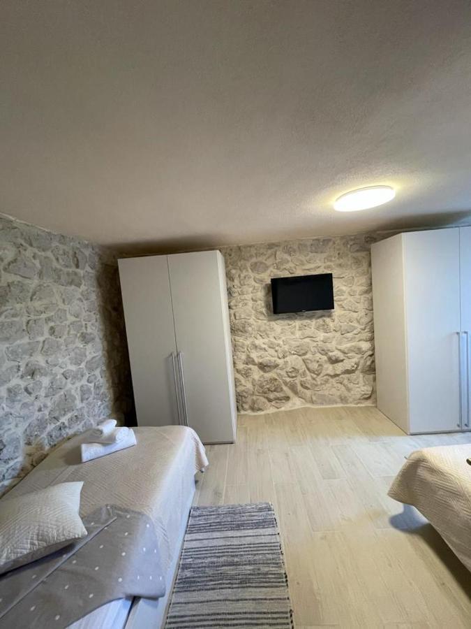 Patakun Holiday Home For 5, With Heated Pool Lecevica Экстерьер фото