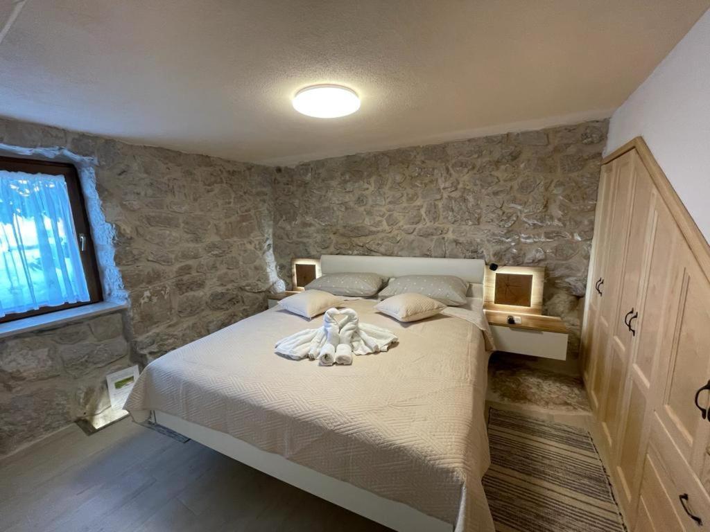 Patakun Holiday Home For 5, With Heated Pool Lecevica Экстерьер фото