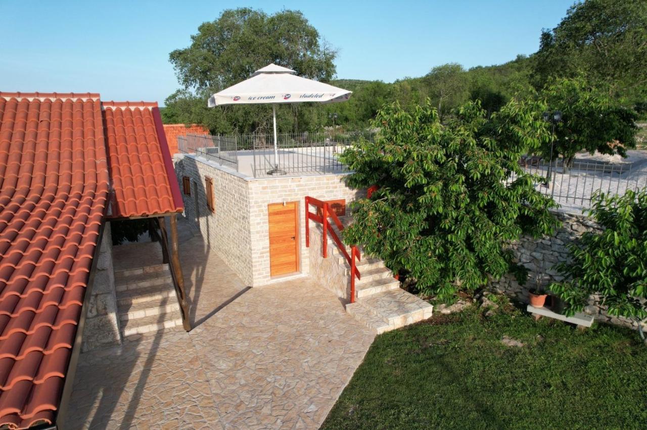 Patakun Holiday Home For 5, With Heated Pool Lecevica Экстерьер фото