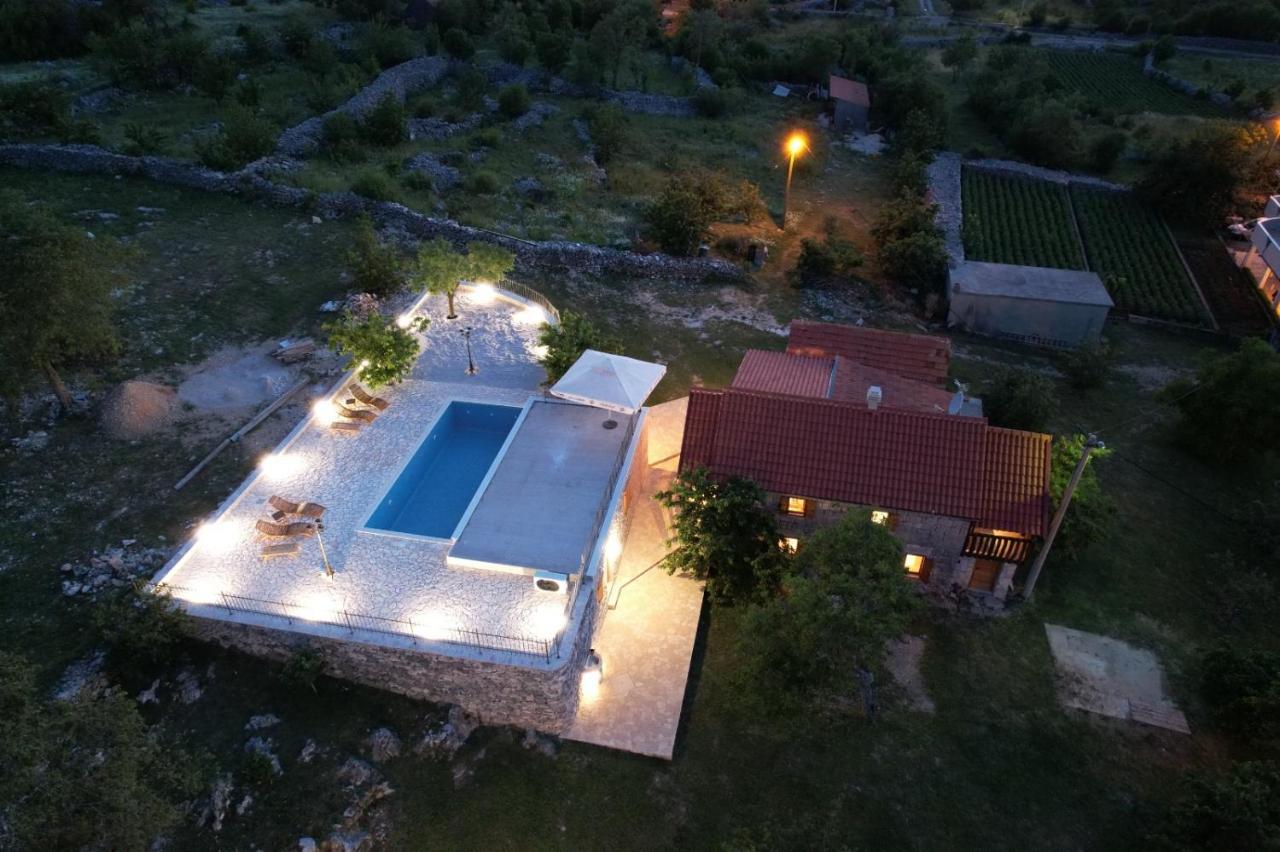 Patakun Holiday Home For 5, With Heated Pool Lecevica Экстерьер фото