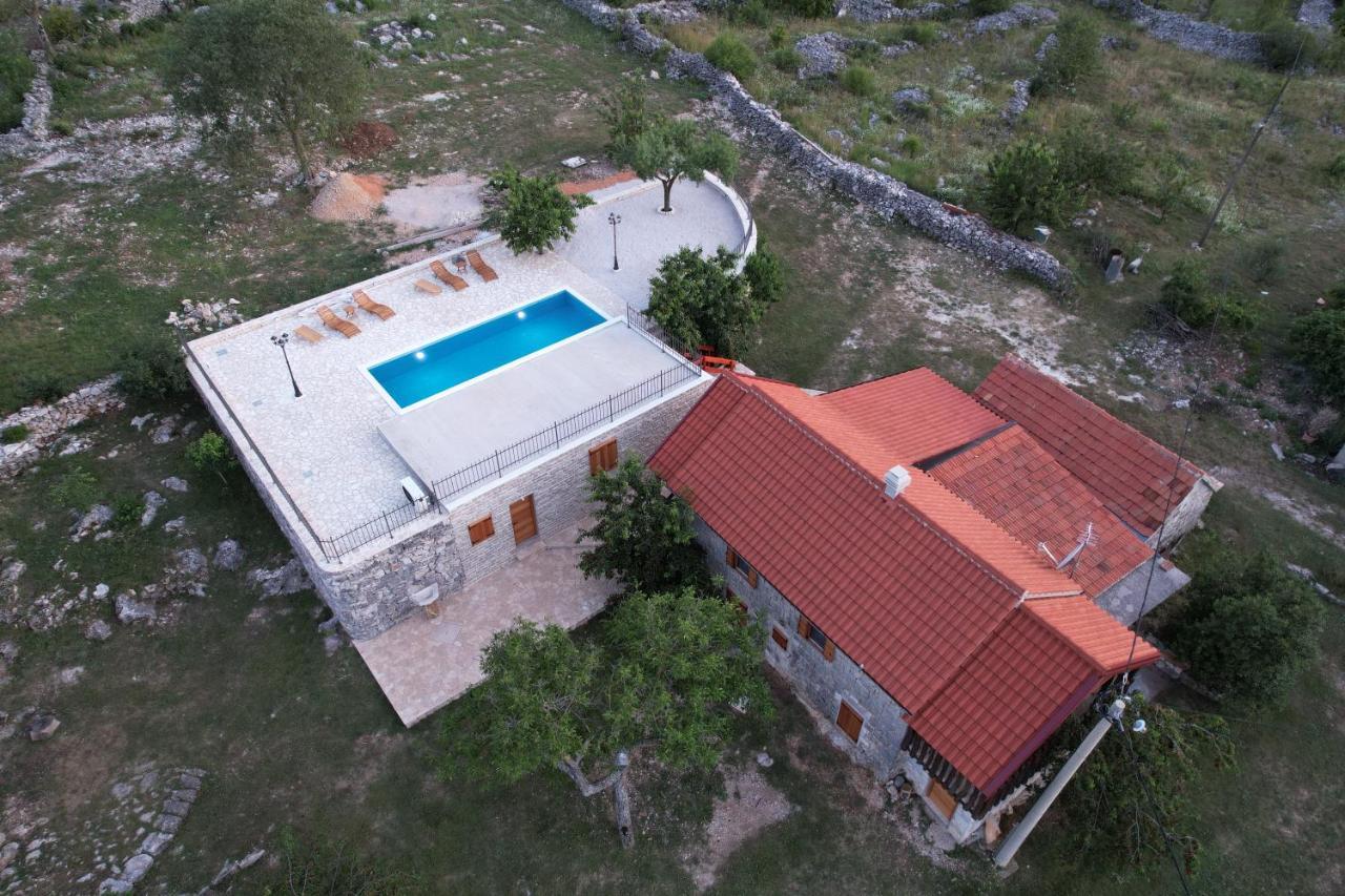 Patakun Holiday Home For 5, With Heated Pool Lecevica Экстерьер фото