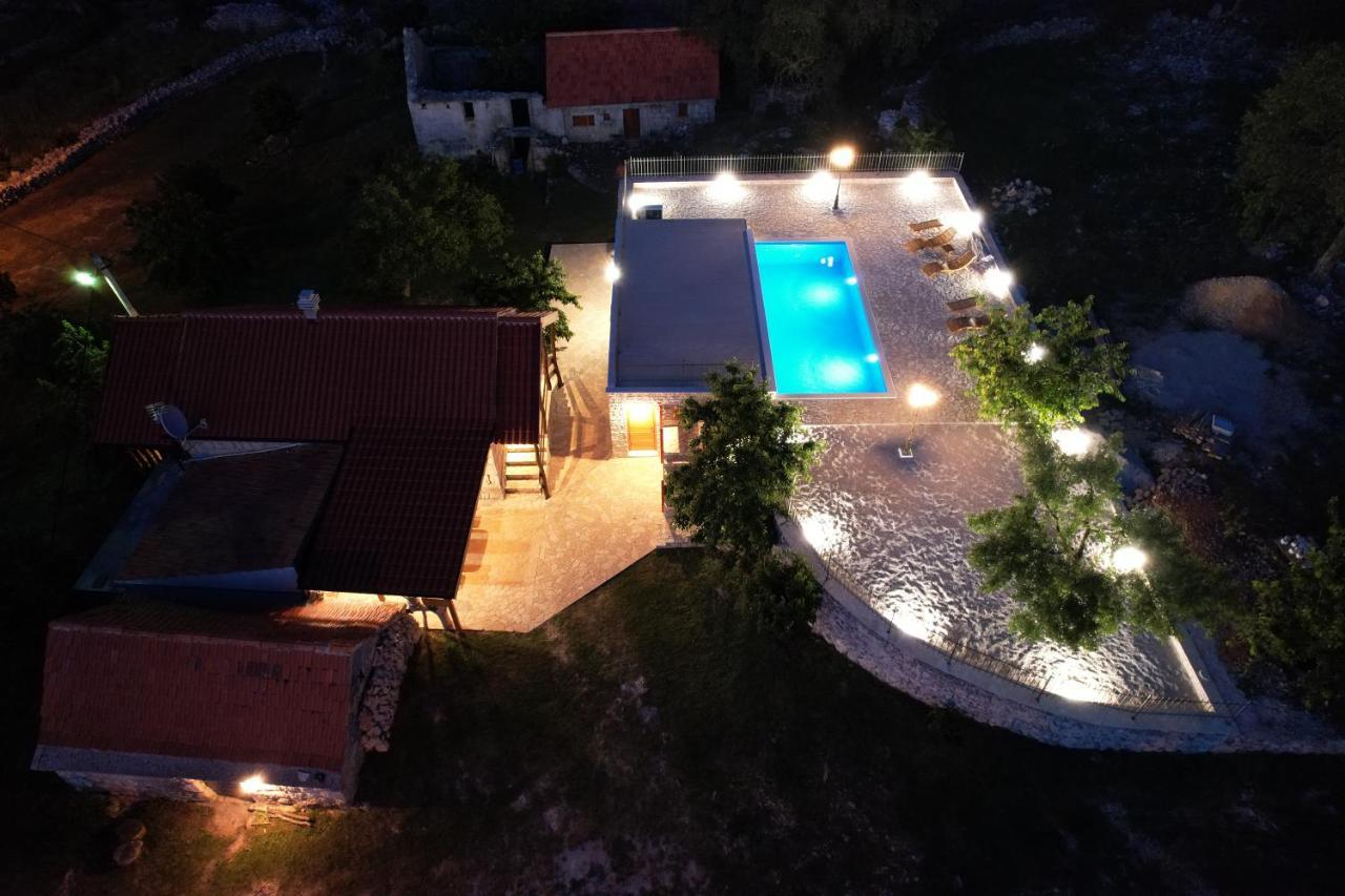 Patakun Holiday Home For 5, With Heated Pool Lecevica Экстерьер фото